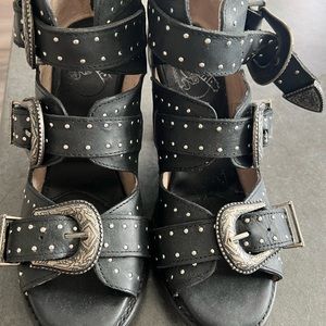 Freebirds Belt Buckle Heels Size 9